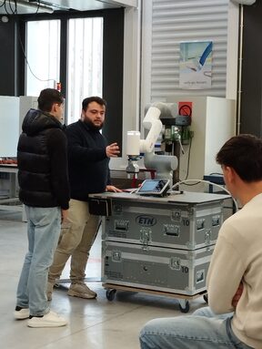 Robot Gofa 5-Démonstration des techniciens de l'entreprise ETN pour ABB