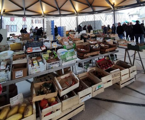caussade_2019_marche-halle_claude-jj.jpg